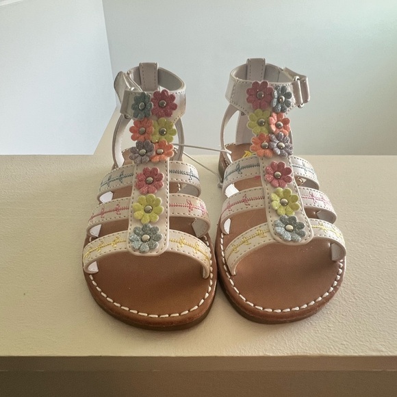 NWOT Rachel Shoes Tatiana White Gladiator Sandals with Flowers, Size 8 - Picture 2 of 7
